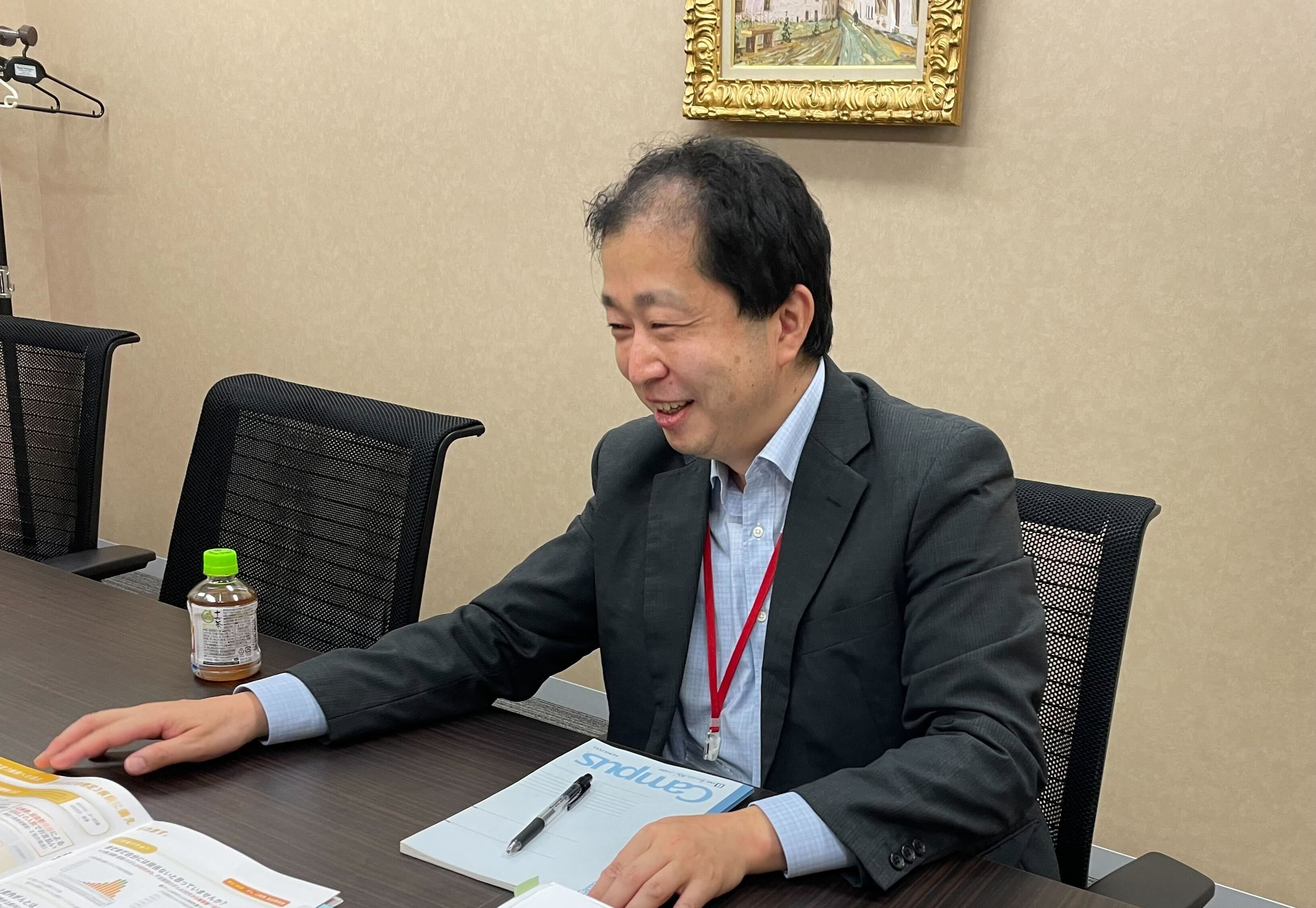 メディケア生命の強みについて話す山﨑さん