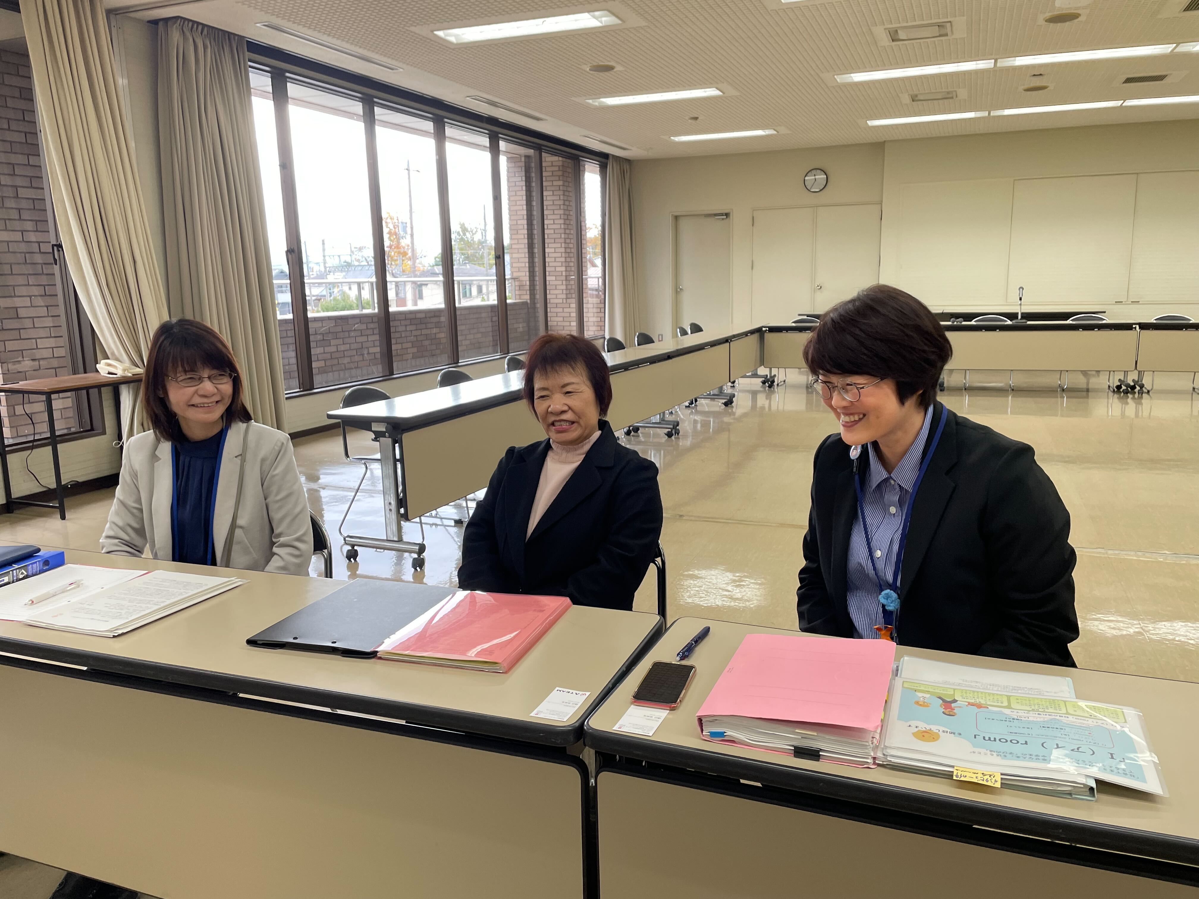 葛城市のインタビューの様子